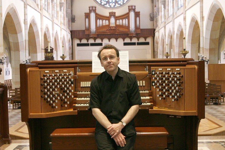 CNDM. Bach Vermut. David Briggs.