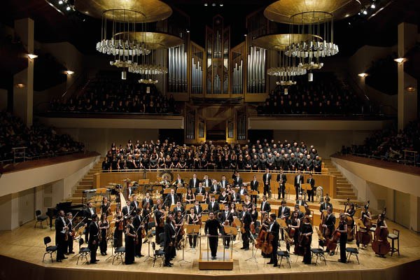 Excelentia. Novena Beethoven y Organ Symphony Saint Saëns.