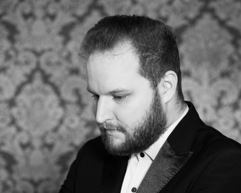 Excelentia. Piano Tchaikovsky.