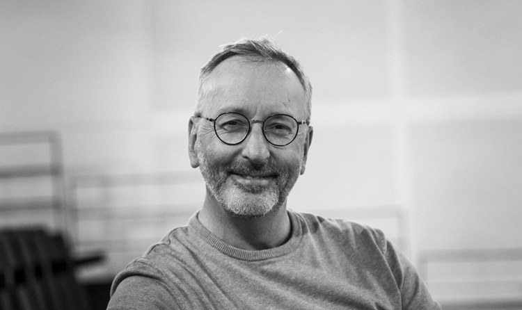 Impacta. Paul Agnew.